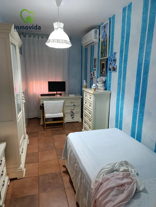 Piso Reformado en Zona Av. Barcelona - Viñuela, Córdoba por €205,000 — 9