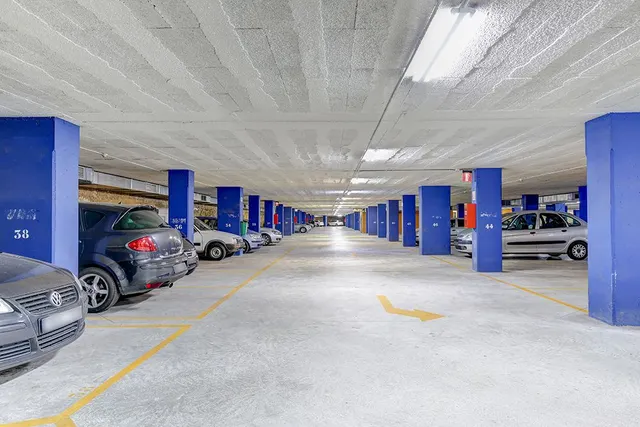 Parking 12m² en alquiler - Zona Franca — 30