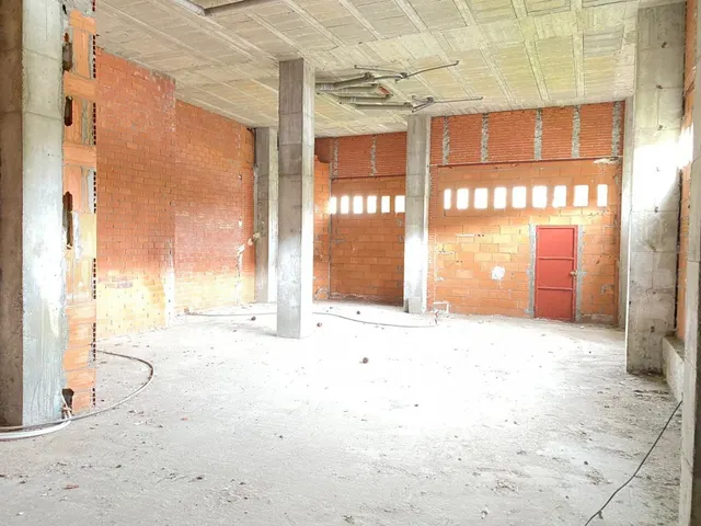 LOCAL COMERCIAL EN ZONA DE LA ASUNCION — 6