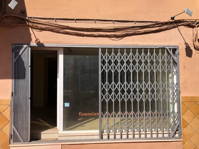 LOCAL COMERCIAL DE 198 METROS CUADRADOS — 4
