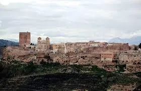 PARCELA PARA CONSTUIR SU VIVIENDA IDEAL EN LAS AFUERAS DE AL - foto 2