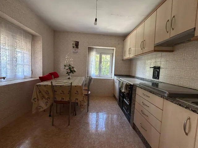 Encantadora Casa de Piedra en Villafranca del Bierzo por solo €65,000 — 9
