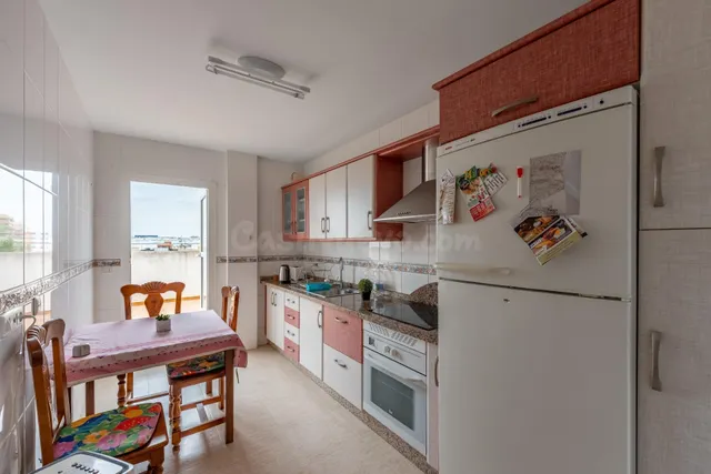 Ático Exclusivo en Roquetas de Mar con Amplia Terraza y Pisc - foto 5