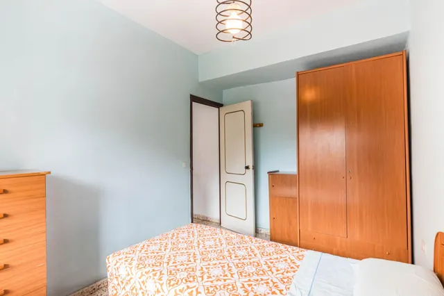 Amplio piso en venta para reformar en el Barrio del Carmen, Murcia — 10