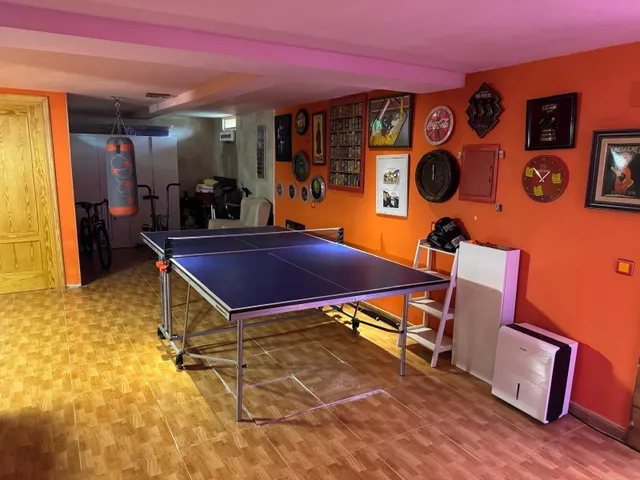 Chalet pareado en la alcaina | 4 dormitorios, jardín, garaje y sótano acondicionado — 50