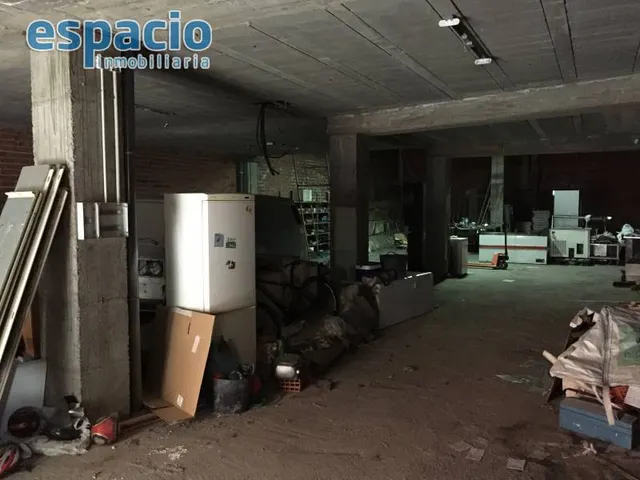 VENTA LOCAL ZONA ALTA DE PONFERRADA — 3