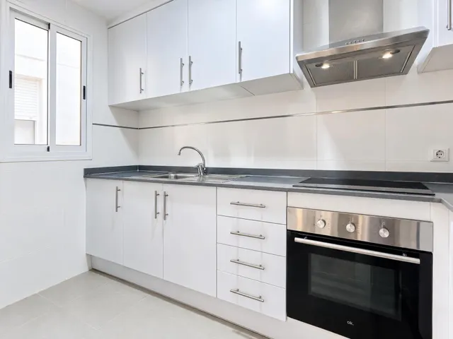 Vivienda de dos dormitorios actualmente alquilada , en zona Barranquet-Avda Alemania de Vila Real . — 16