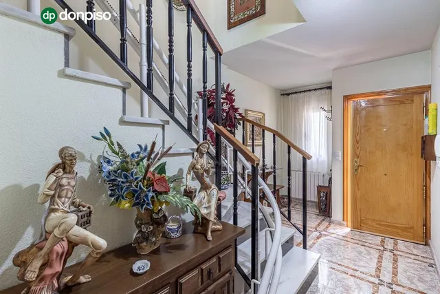 Casa en Ogijares con piscina comunitaria. — 28