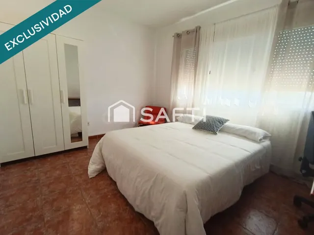 Chalet independiente en Cobisa con 8 dormitorios, piscina y jardín — 10