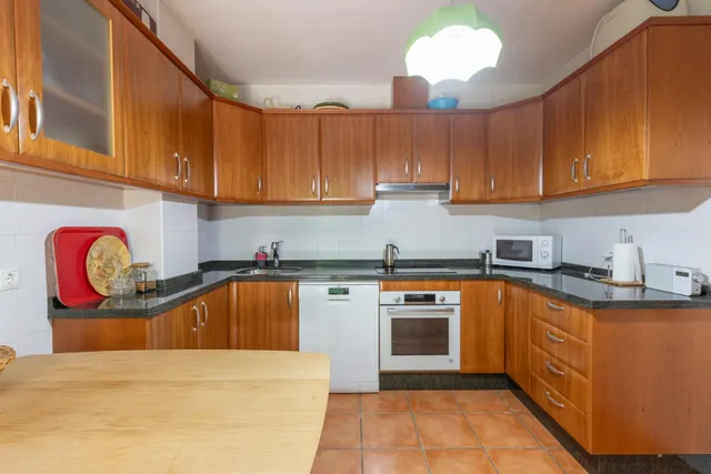 Chalet pareado con piscina, jardín y bonitas vistas a Granada en La Zubia — 21