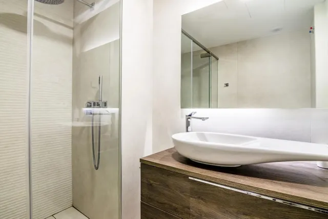 Apartamento de 2 dormitorios con vistas al mar en Estepona — 20