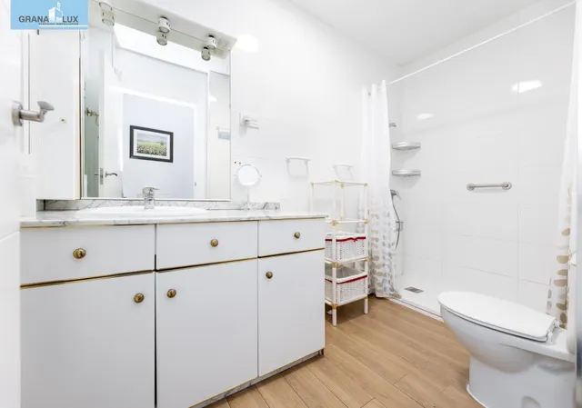 ¡Oportunidad única! Ático de 4 dormitorios y 2 baños con gran terraza frente al Colegio Agustinos (Arabial) — 28