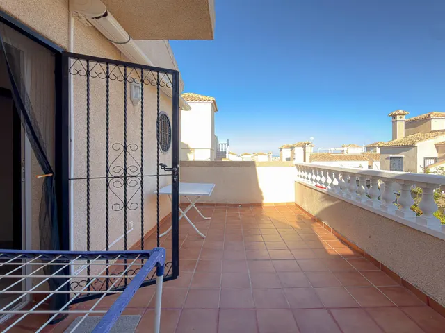 Orihuela Costa! Impresionante Villa Mediterránea con generosa parcela y amplias terrazas + Solarium privado con increíbles vistas panorámicas — 24