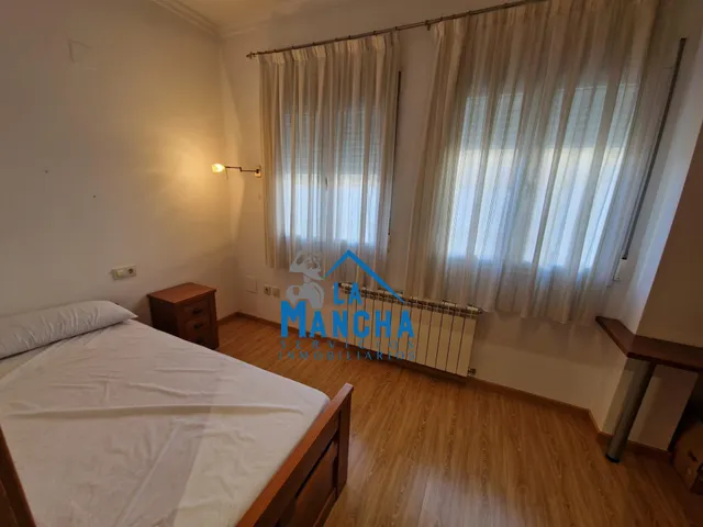 *750€ al mes* inmobiliaria la mancha alquila piso con garaje en el centro de Albacete — 20