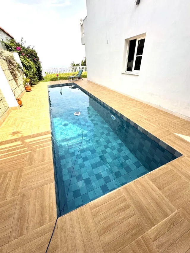 Chalet con piscina — 41