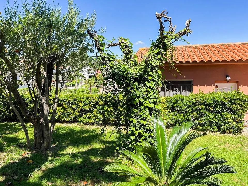 PRECIOSO CHALET A LA VENTA EN ESPARREGUERA - URB CAN RIAL  (BARCELONA)