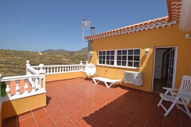 Exclusivo chalet con finca, piscina, cuadra para caballos y  - foto 2
