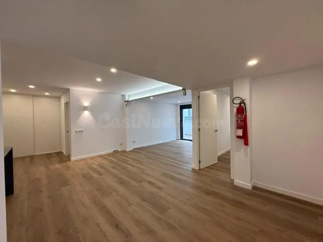 Oficina - local en venta reformado en la Creu de Barberà - foto 4