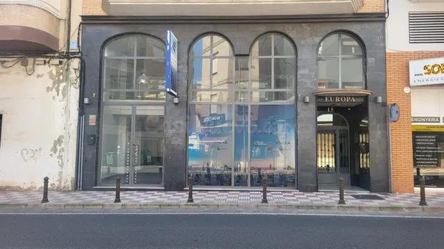 SE VENDE LOCAL COMERCIAL. OPORTUNIDAD DE NEGOCIO EN EL CENTR