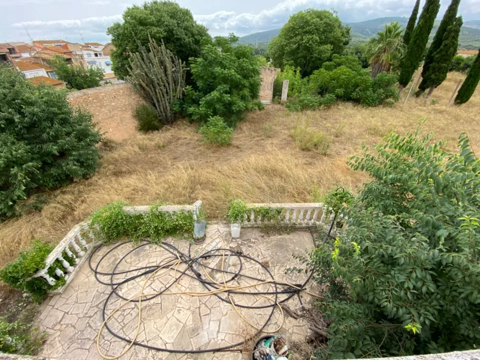 Casa señorial con gran jardín en La Galera