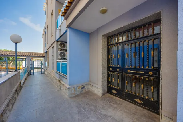 Venta de Apartamento 2 dormitorios zona Habaneras,piscina comunitaria en Torrevieja. — 27