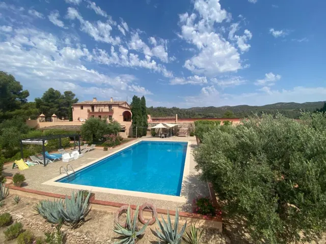 Exclusiva finca con masía, hotel, bodegas y 83 ha de terreno en el Priorat — 3