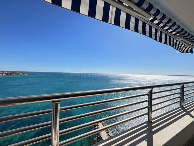 Vivienda en primera línea de mar en La Albufereta – Alicante - foto 3
