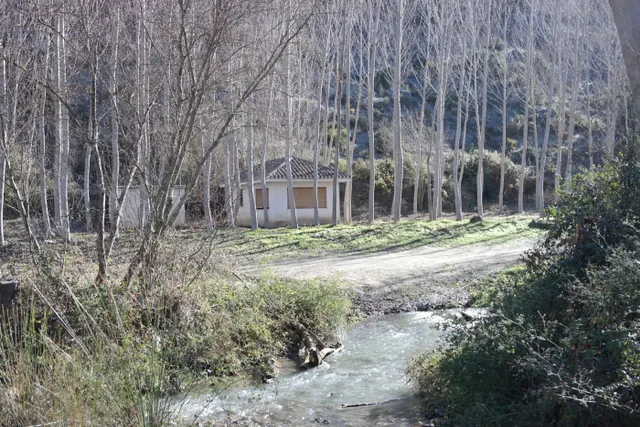 Los Tajos, monumento natural con casa y chiringuito. Finca en Alhama de Granada. — 13