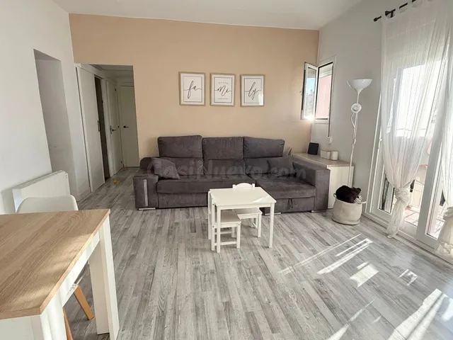 Encantador Piso con trastero, en La Marina del Port, Barcelona - ¡Una Oportunidad Única por 309.000€! — 2