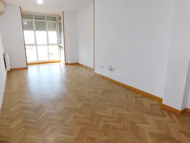 Centro de Parla Piso de 3 Dormitorios 2 baños, Garaje, trast - foto 2