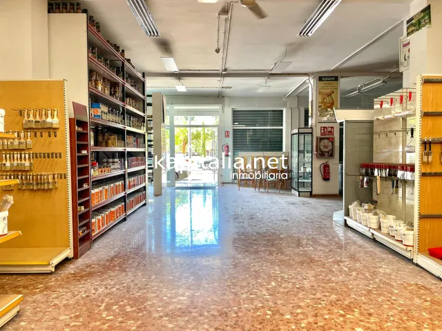 Local comercial a la venta en Gandía — 2