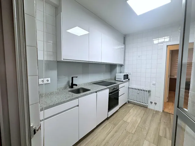 Habitación en alquiler en Zamora, Ensanche–Tres Cruces | 310 €/mes — 9