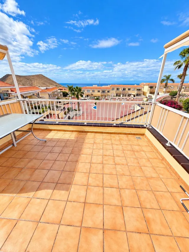 ## Ático de 2 dormitorios con gran terraza, vistas al mar y amplio garaje en La Finca, Chayofa — 7