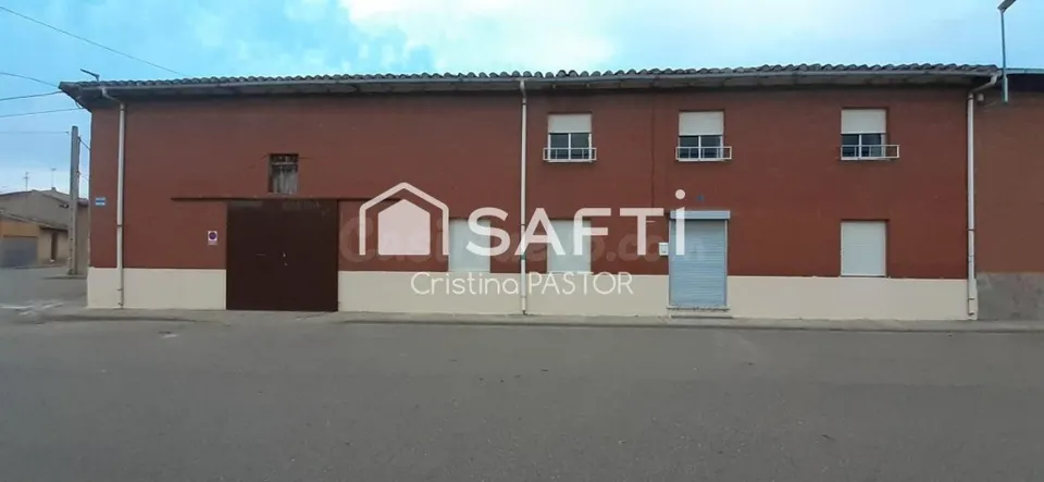 Casa de planta baja y gran patio en Villarrabines