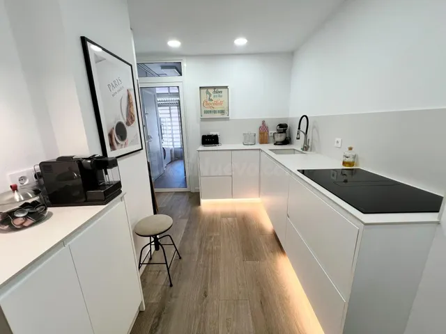 Espléndido Piso Reformado en Esplugues, ¡Tu Nuevo Hogar te E - foto 5