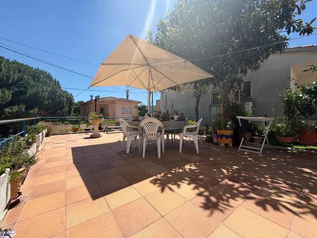 Casa de 5 habitaciones con garaje para 2 coches, terraza y aire acondicionado – lista para entrar a vivir — 41