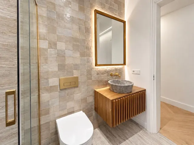 VIVIENDA DE LUJO CON DISEÑO EXCLUSIVO Y BALCONES EN LISTA — 26