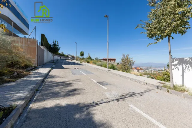 Parcela residencial con proyecto y licencia para construir ya — 2