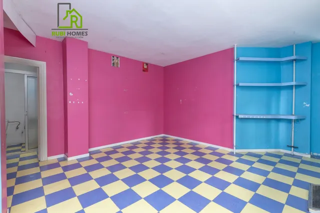 Local comercial en venta en calle agustina de aragón — 9
