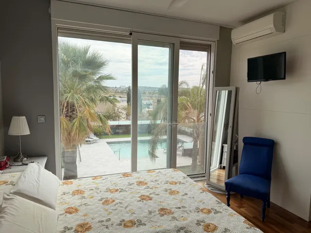 CHALET INDEPENDIENTE EN LOS CONEJOS CON PISCINA, CINCO DORMITORIOS Y AMPLIAS ZONAS DE OCIO — 8
