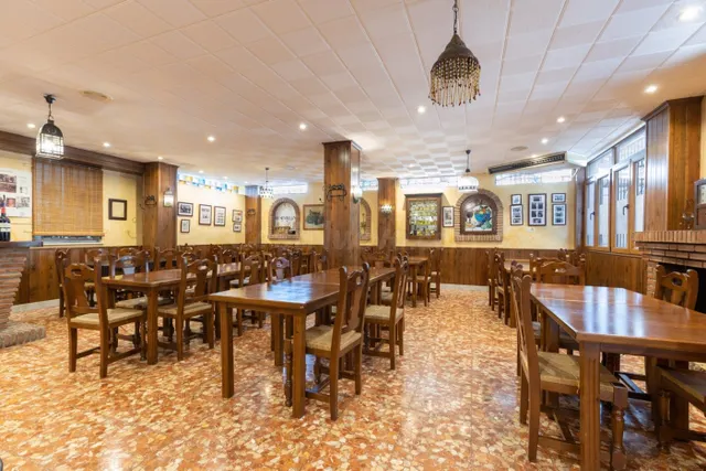 RESTAURANTE / CASA A LA VENTA-- GOJAR - foto 5