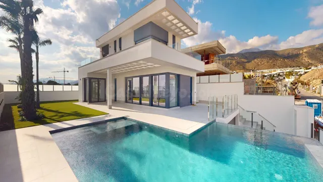 Villa Lana. Villa nueva de alta calidad en venta en Finestra