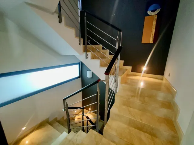 Exclusiva villa de lujo en Ciutat Diagonal, Esplugues de Llobregat, con vistas panorámicas a Barcelona y al mar — 26