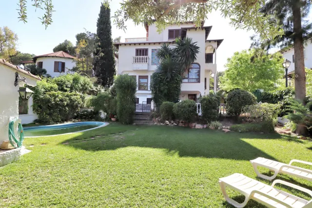 Villa en la zona Noble de Rocafort — 2