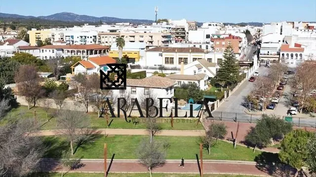 ¡DISEÑA TU PROPIA CASA EN EL NARANJO! 139 m2 con terraza y 5