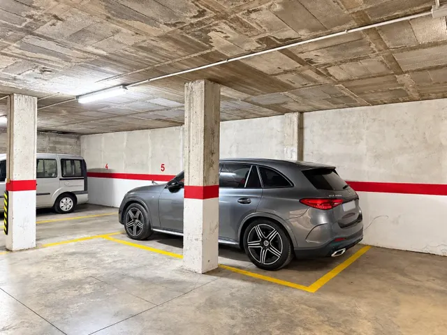 Piso en venta en el centro de Roses con ascensor y aparcamiento — 12