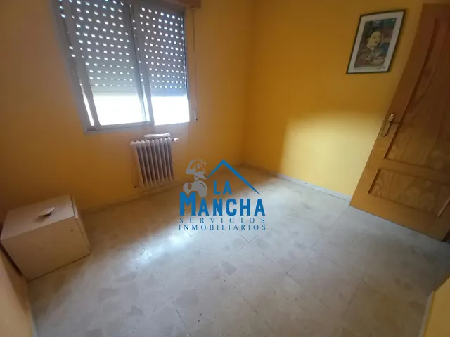 *95.000€* inmobiliaria la mancha vende preciosa casa de 3 habitaciones en el pueblo de Barrax ( Albacete ). — 26
