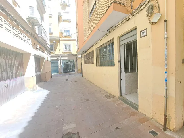 OFICINA SITUADA EN ZONA MUY CENTRICA, PLANTA ENTRESUELO - foto 2