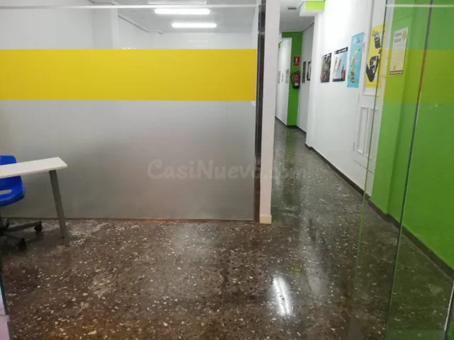 Amplio Local Comercial en VENTA en El Botanic, Valencia