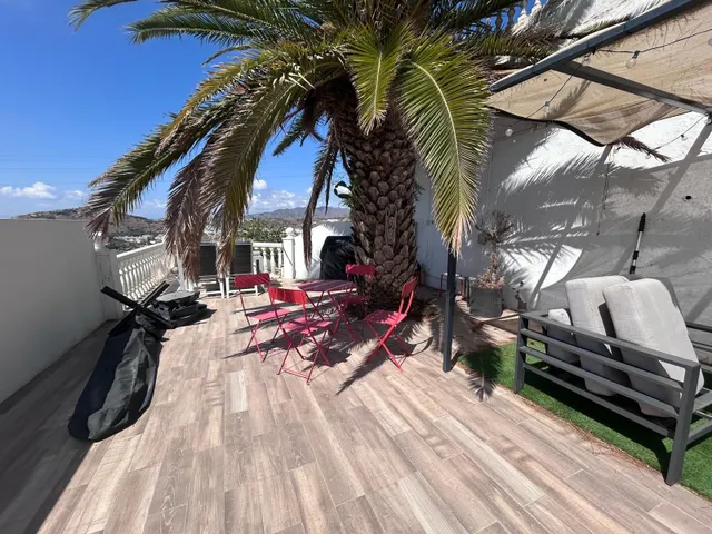 Casa adosada en esquina con piscina privada, jardín y vistas a la Bahía de Málaga — 26